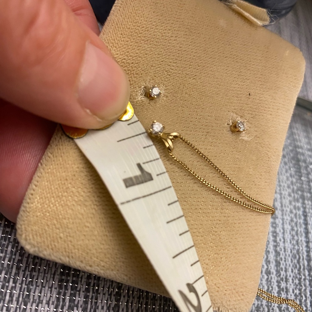 Real Diamond and 14k gold earring and necklace - Picture 3 of 3